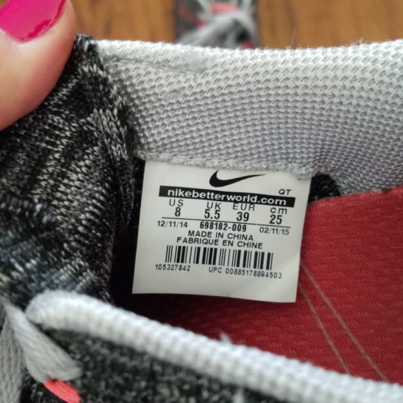 Nike shoes - Picture 3 of 6